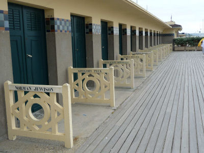 Umkleidekabinen am Strand von Deauville